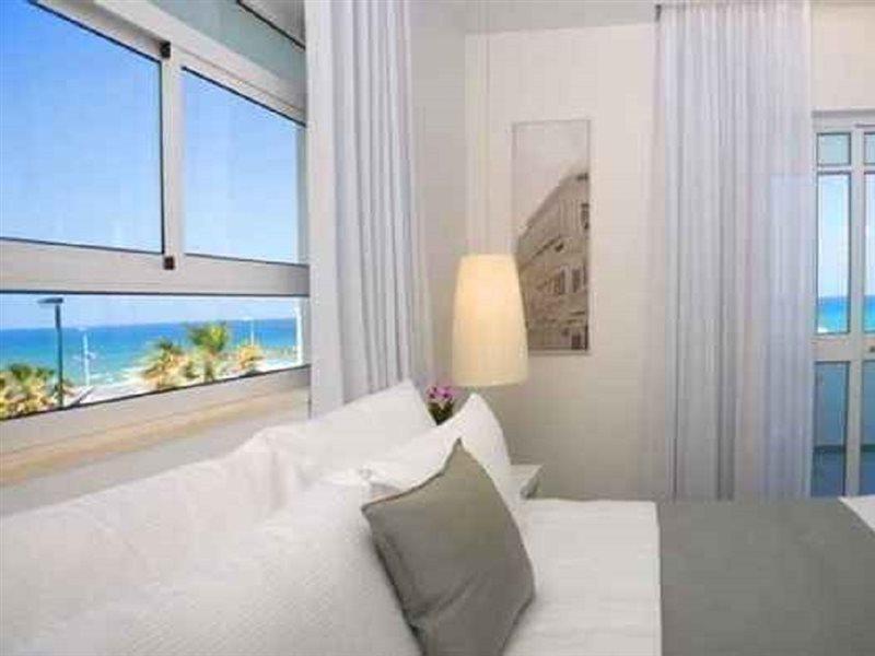 กอร์ดอน บายเดอะบีช Hotel เทลอาวีฟ ภายนอก รูปภาพ